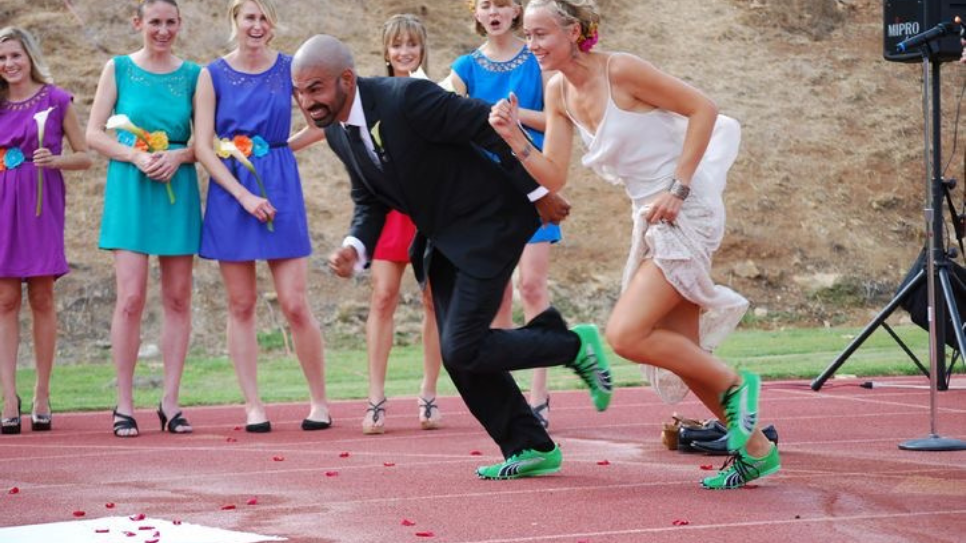 กมงานแต่งมินิมาราธรที่สนุกสุดเหวี่ยง ไม่มีใครยอมใคร