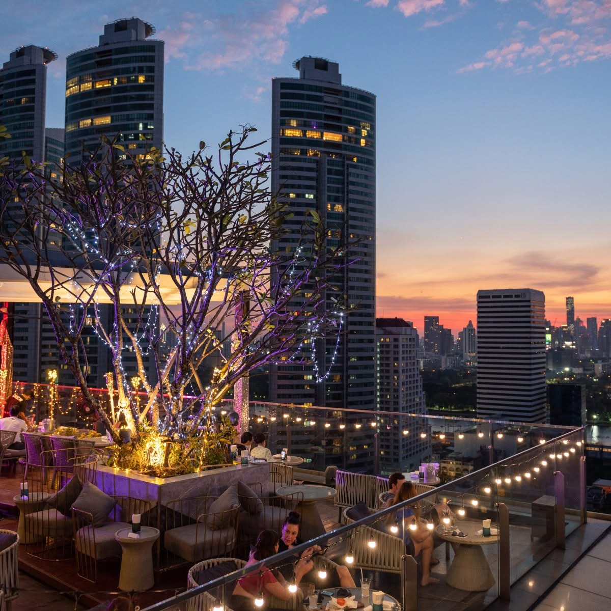  Novotel Bangkok Sukhumvit 20 บรรยากาศของวิวยามค่ำคืน