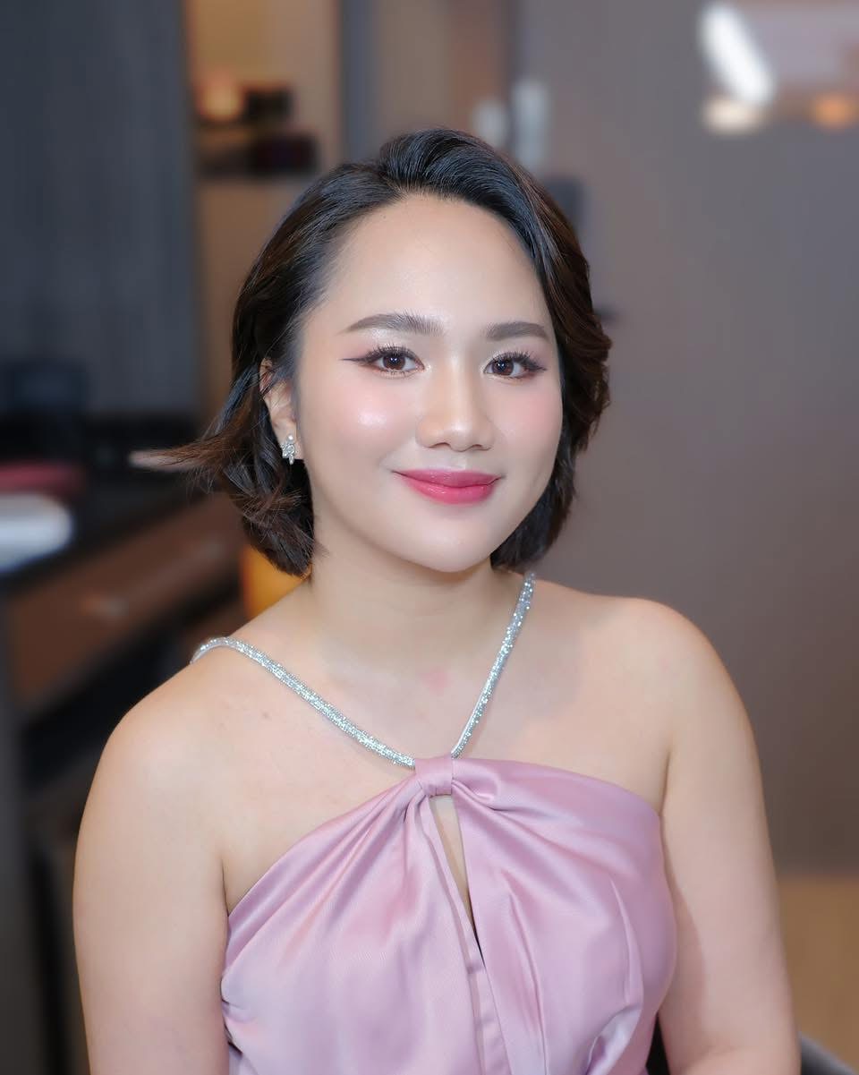 ทรงผมไปงานแต่งผมสั้นทัดหูเปิดหน้าผาก