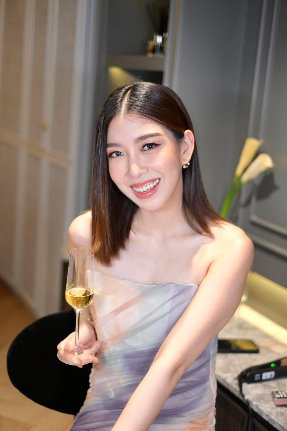  ทรงผมไปงานแต่งผมตรงสวยสุขภาพดี