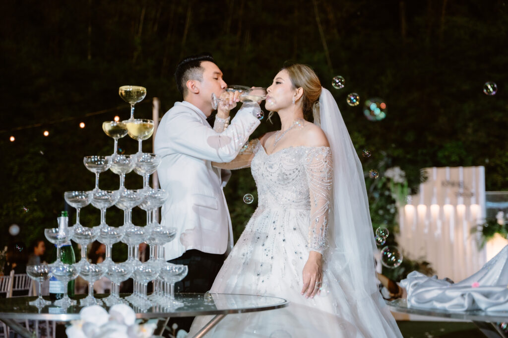 กาลนาน ริเวอร์ไซด์ ต้อนรับบ่าวสาวด้วยพื้นที่สวนอันสมบูรณ์แบบ