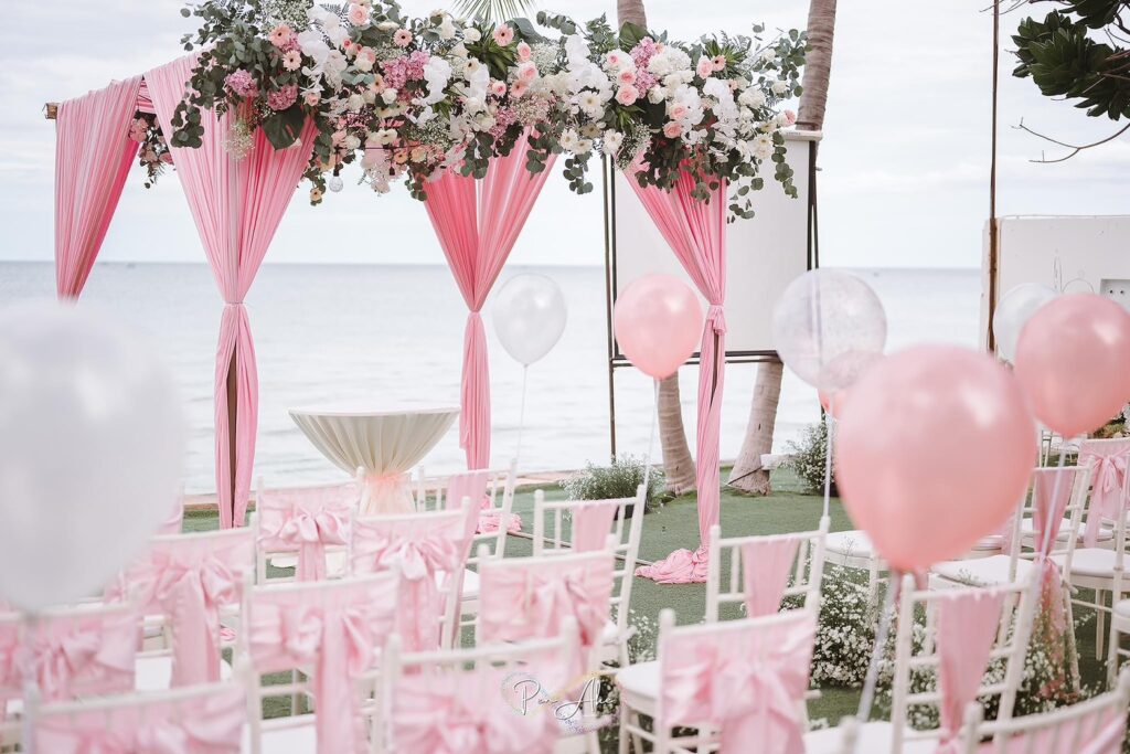 วรบุระ หัวหิน รีสอร์ท แอนด์ สปา จัดงานแต่งงานริมทะเลได้อย่างสมบูรณ์แบบ