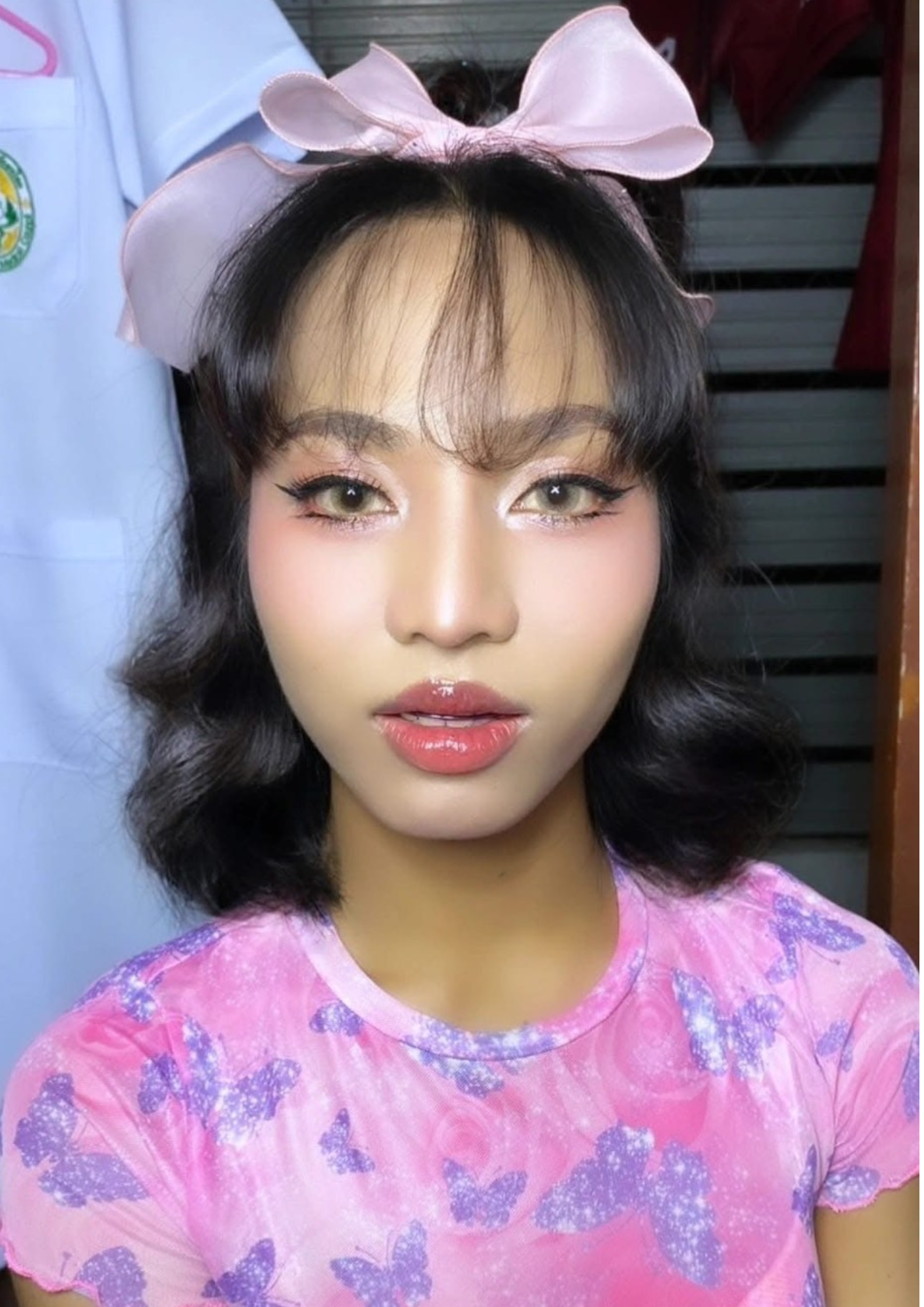 ทรงผมไปงานแต่งผมสั้นติดโบว์เพิ่มความละมุน