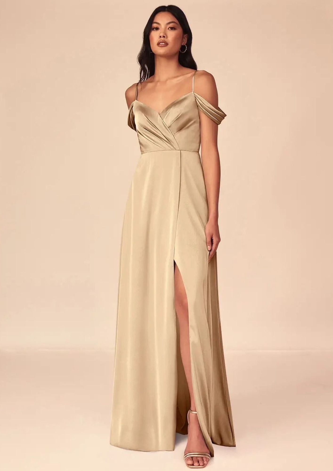 ชุดไปงานแต่งตอนกลางวันสำหรับเพื่อนสาวแบบสายเดี่ยว