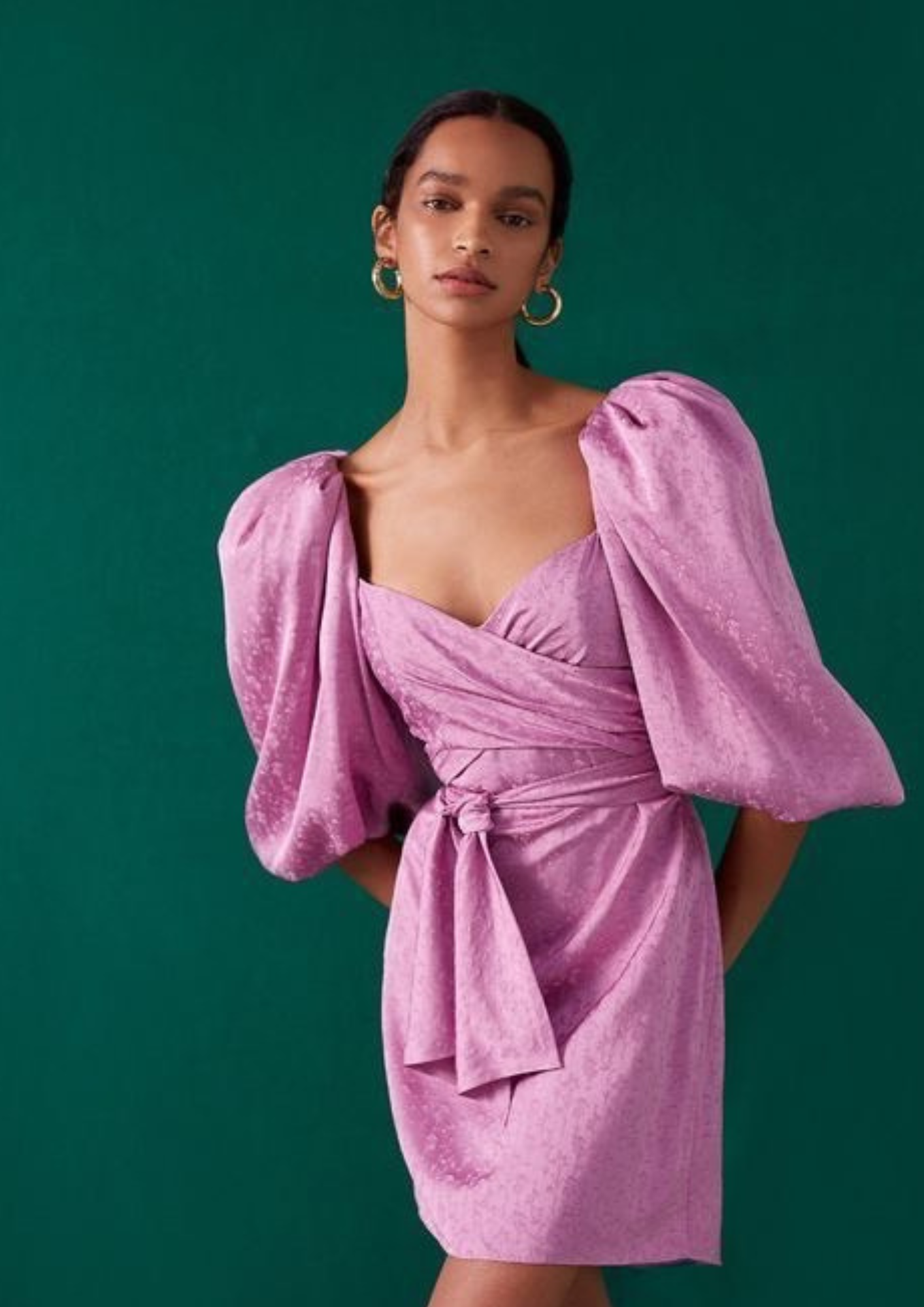 ชุดไปงานแต่งกลางวันสำหรับสาว ๆ ทุกสีผิว