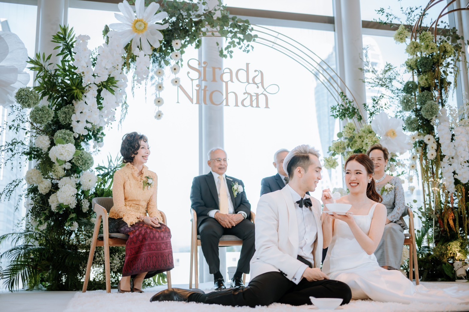 รีวิวแต่งงานกับพิธีกินขนมและยกน้ำชาคู่บ่าวสาว