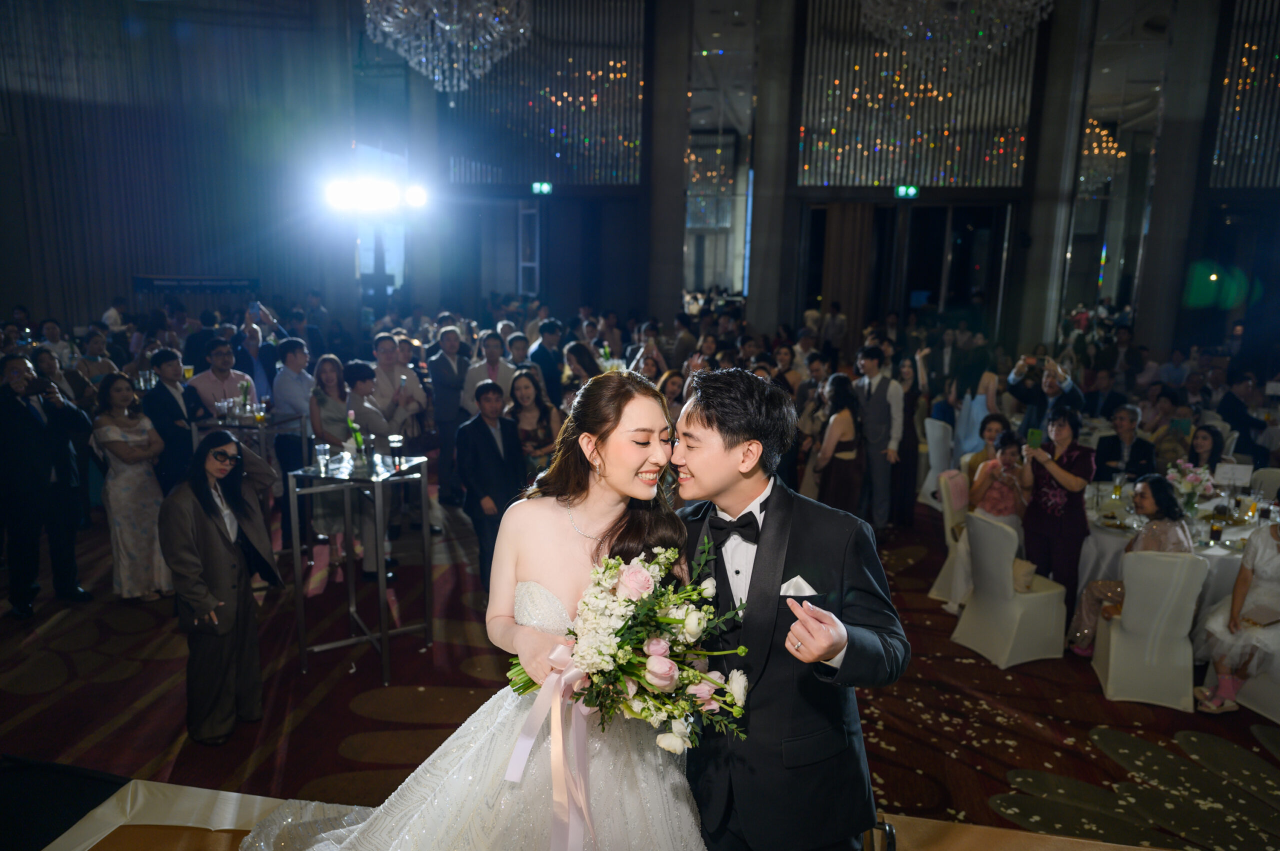 รีวิวแต่งงานกับแขกที่มาร่วมแสดงความยินดี