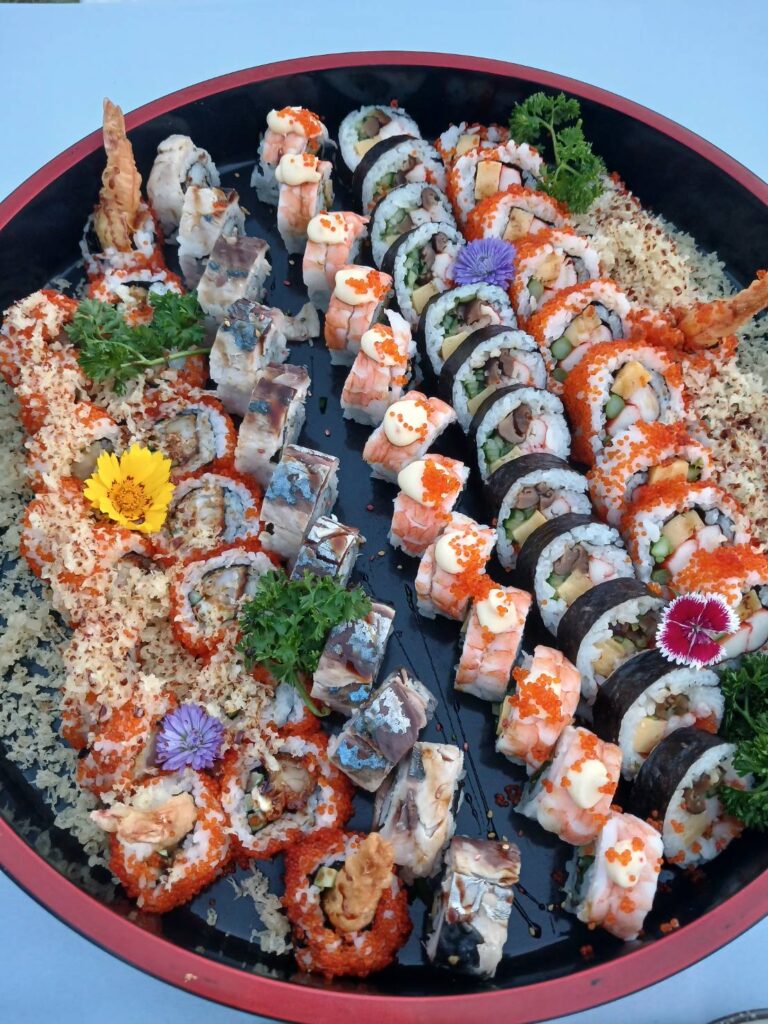 บุฟเฟ่ต์ซูชิของทาง Sozo catering ในงาน Staff Party Outdoor