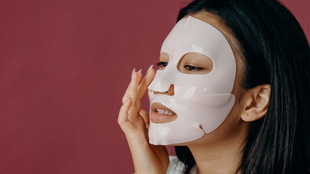  ดูแลผิวหน้าด้วยการมาส์กหน้า (Face Mask) สำหรับว่าที่เจ้าสาว 
