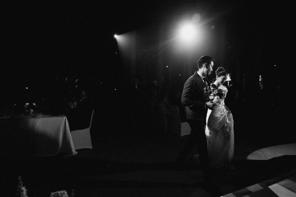 งานแต่งงานสุดโรแมนติกของคุณแมนและคุณแคร์ ณ เกษร เออร์เบิน รีสอร์ท