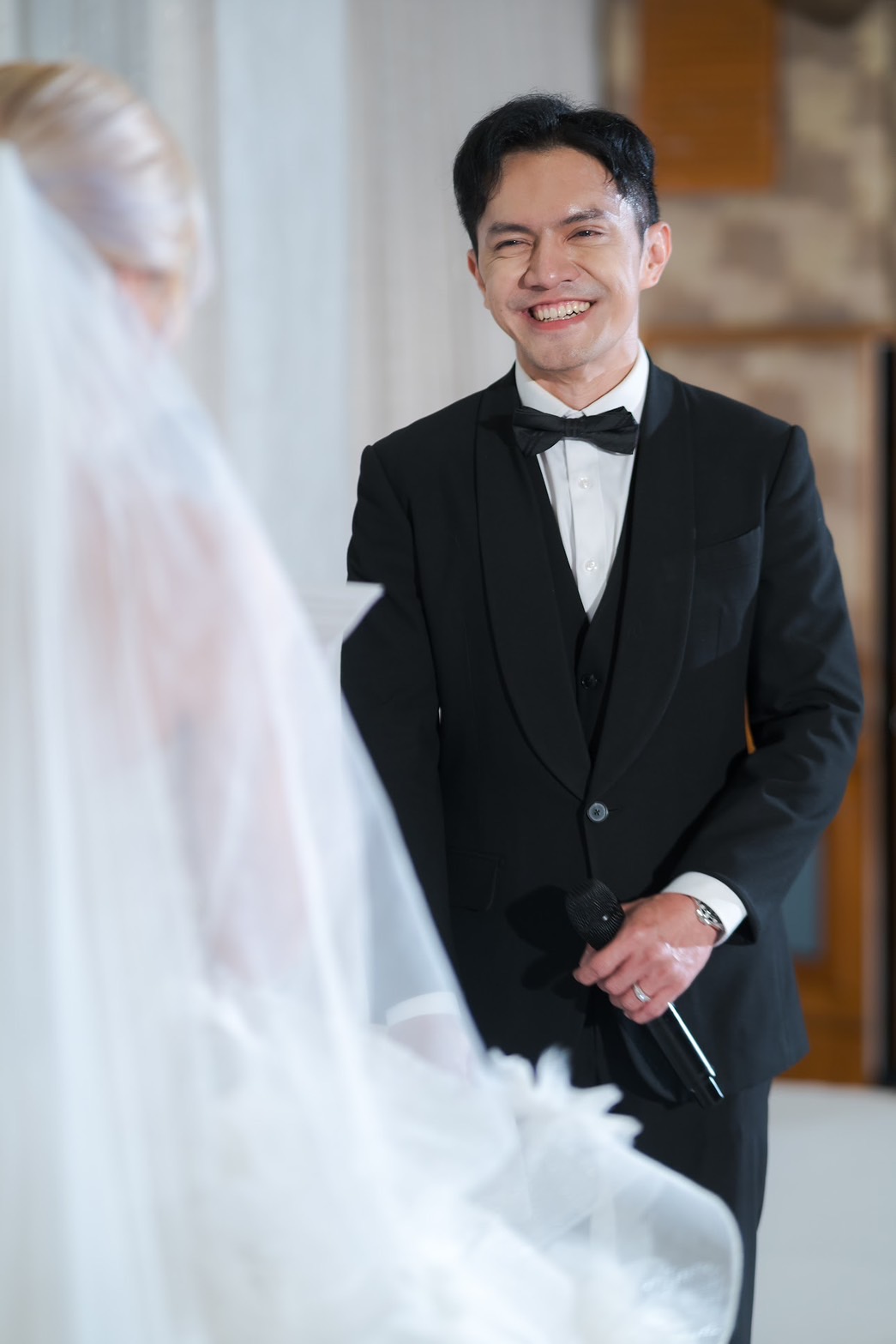 รีวิวแต่งงานรอยยิ้มของเจ้าบ่าวที่มอบให้เจ้าสาว