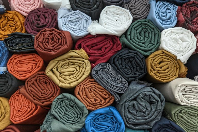 แนะนำแหล่งซื้อผ้าสำหรับตัดชุดแต่งงาน
