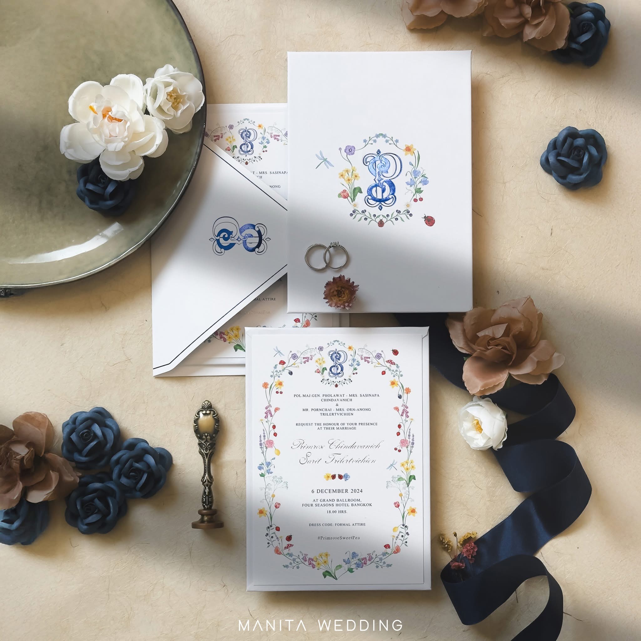 การ์ดแต่งงานที่ใช้เทคนิคเพิ่มความหรูหรา