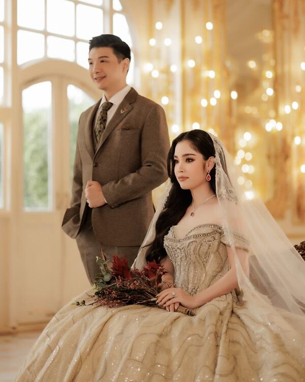 การ์ดแต่งงานดาราคุณดาด้าและคุณหมอโกลิศ