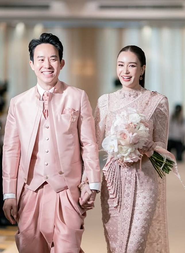 การ์ดแต่งงานดาราคุณเบนซ์ละคุณแก๊ป