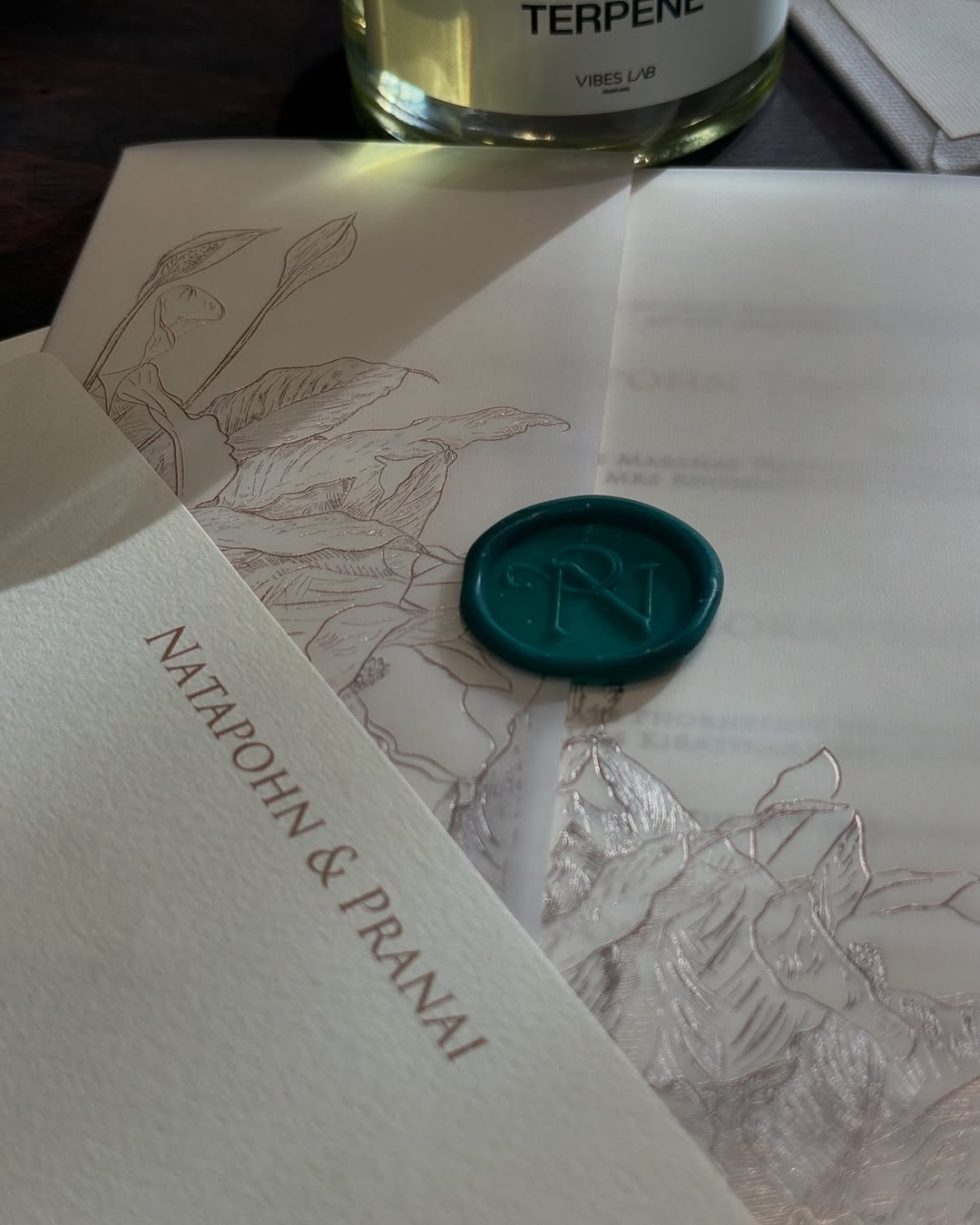 การ์ดแต่งงานดารากับความเรียบหรู