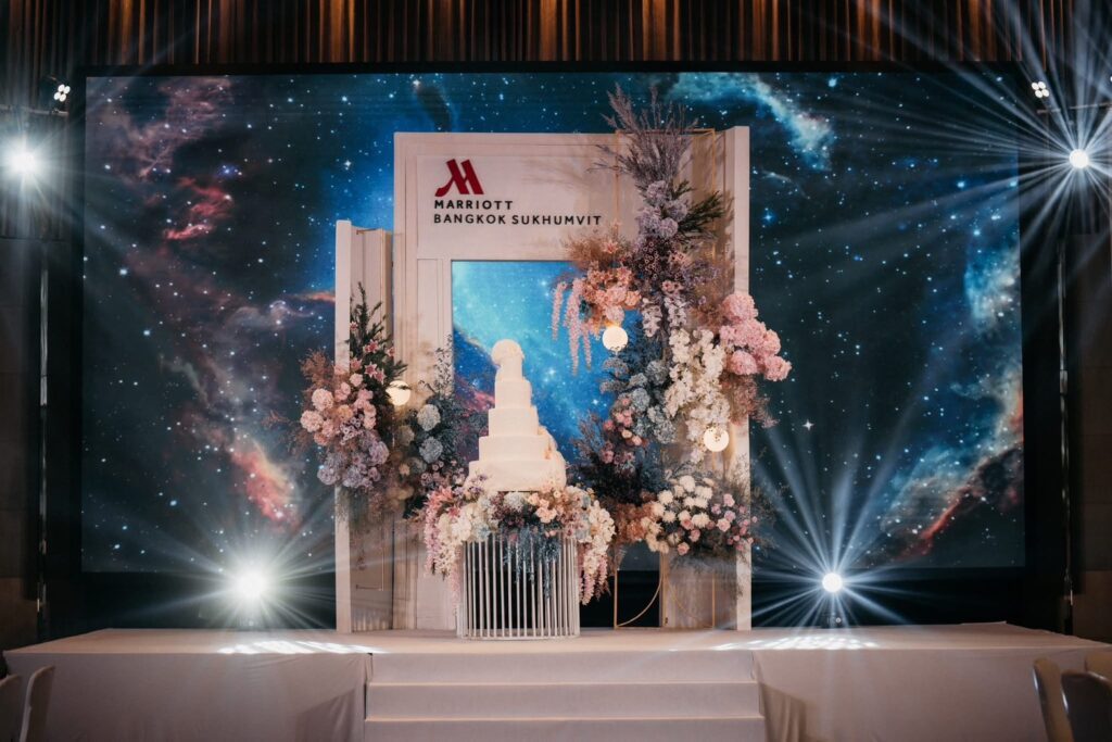 Bangkok Marriott Hotel Sukhumviti มีจอ LED ความคมชัดระดับ 4K ขนาด 8x4 เมตร