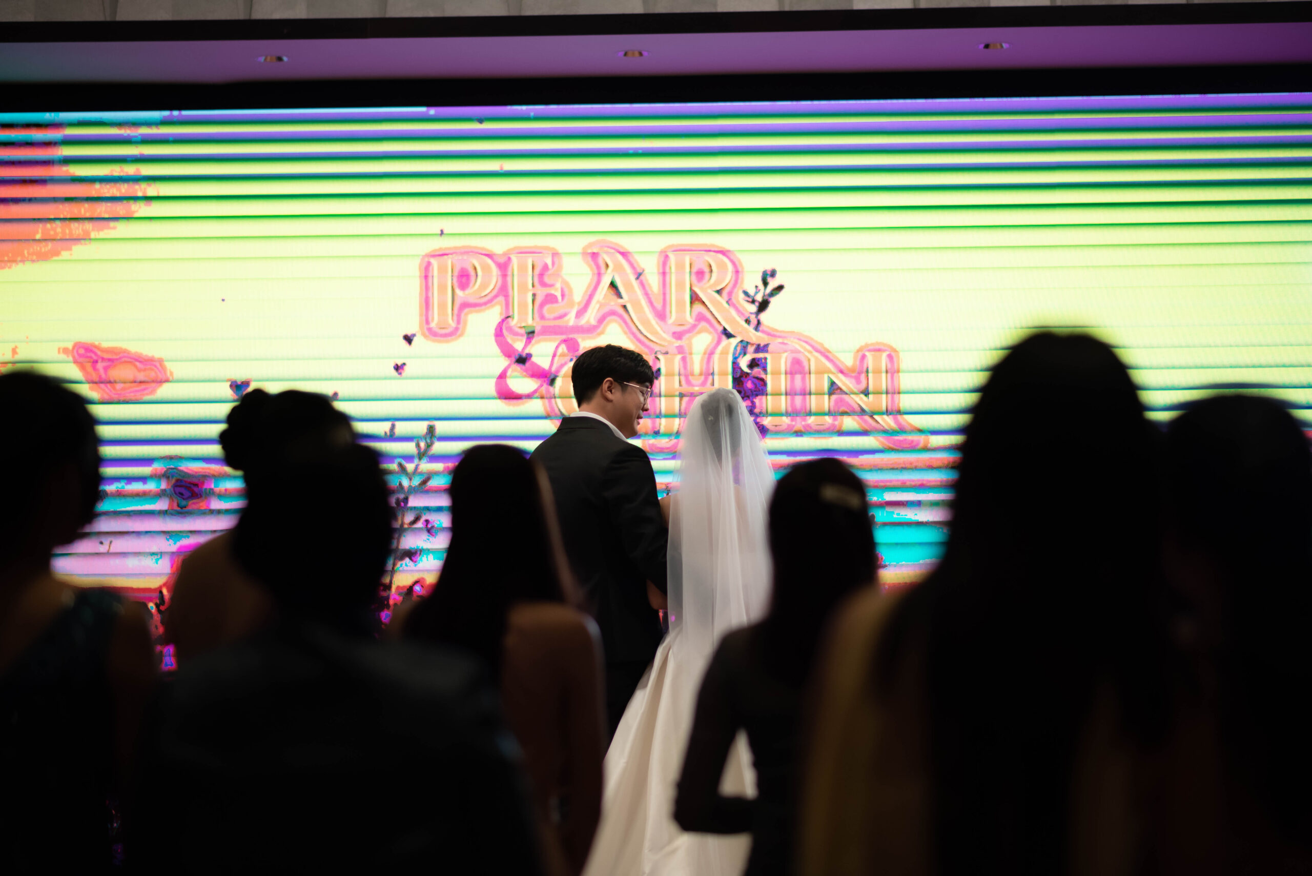 ความสดใสของคู่บ่าวสาว ณ