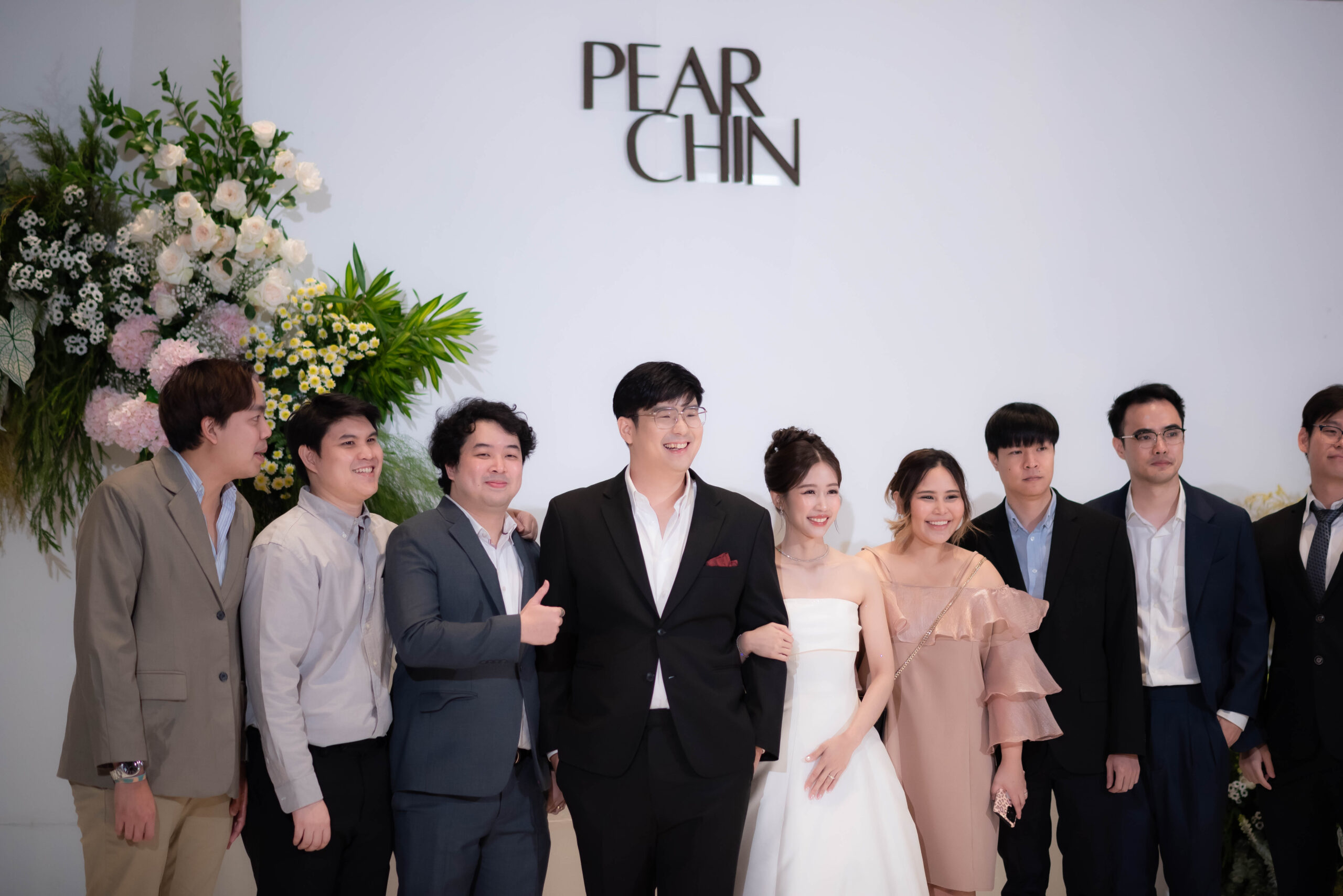 ภาพถ่ายหน้าแบคดรอปกับคนในครอบครัว ณ Le Méridien Bangkok