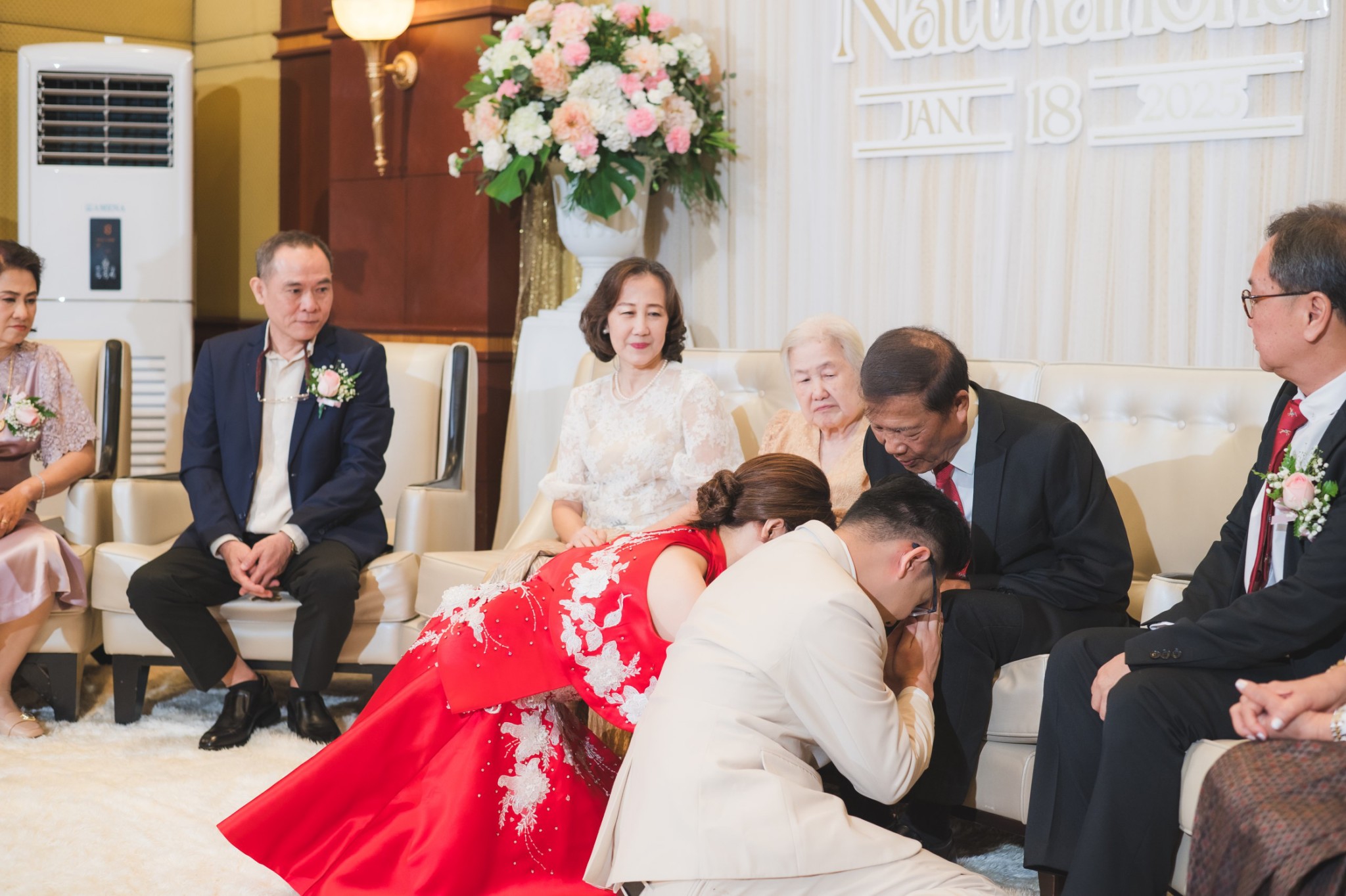 รีวิวแต่งงานในขั้นตอนการรับไหว้จากผู้ใหญ่ในบ้าน