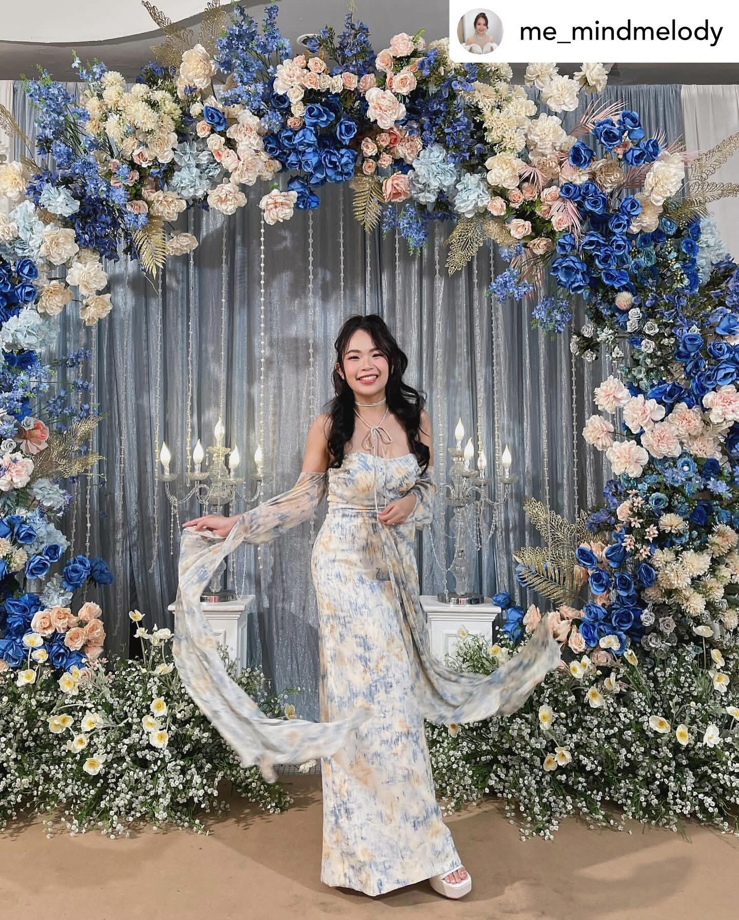 แต่งตัวไปงานแต่งในสวนด้วยลุคสีสันสดใส