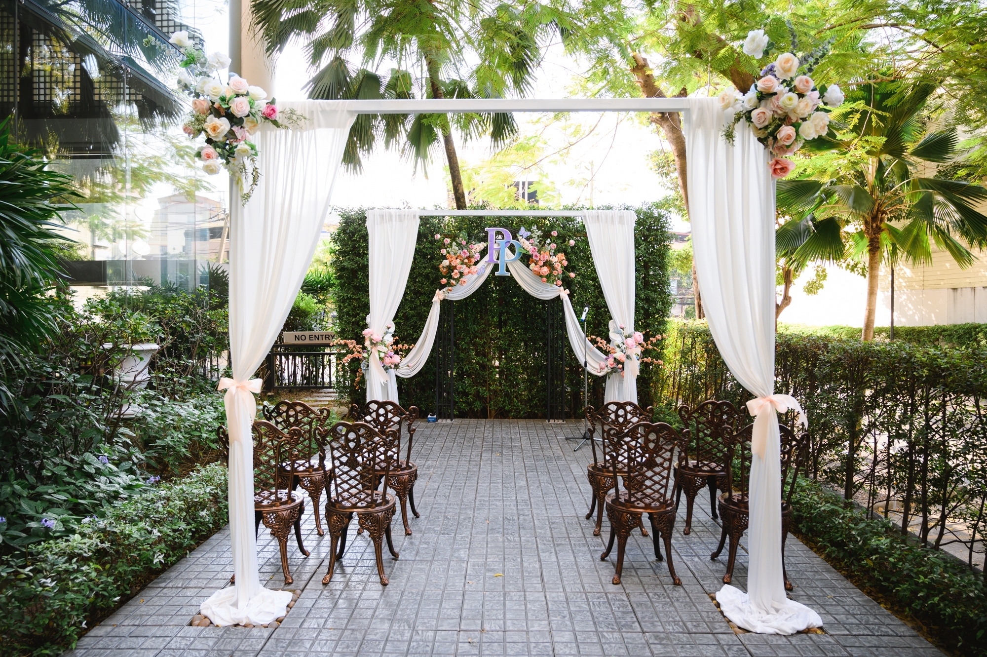 Backdrop งานแต่งในสวนโทนสีพาสเทล