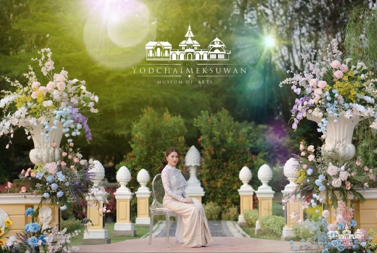 Backdrop งานแต่งในสวนด้วยดอกไม้สีสวย