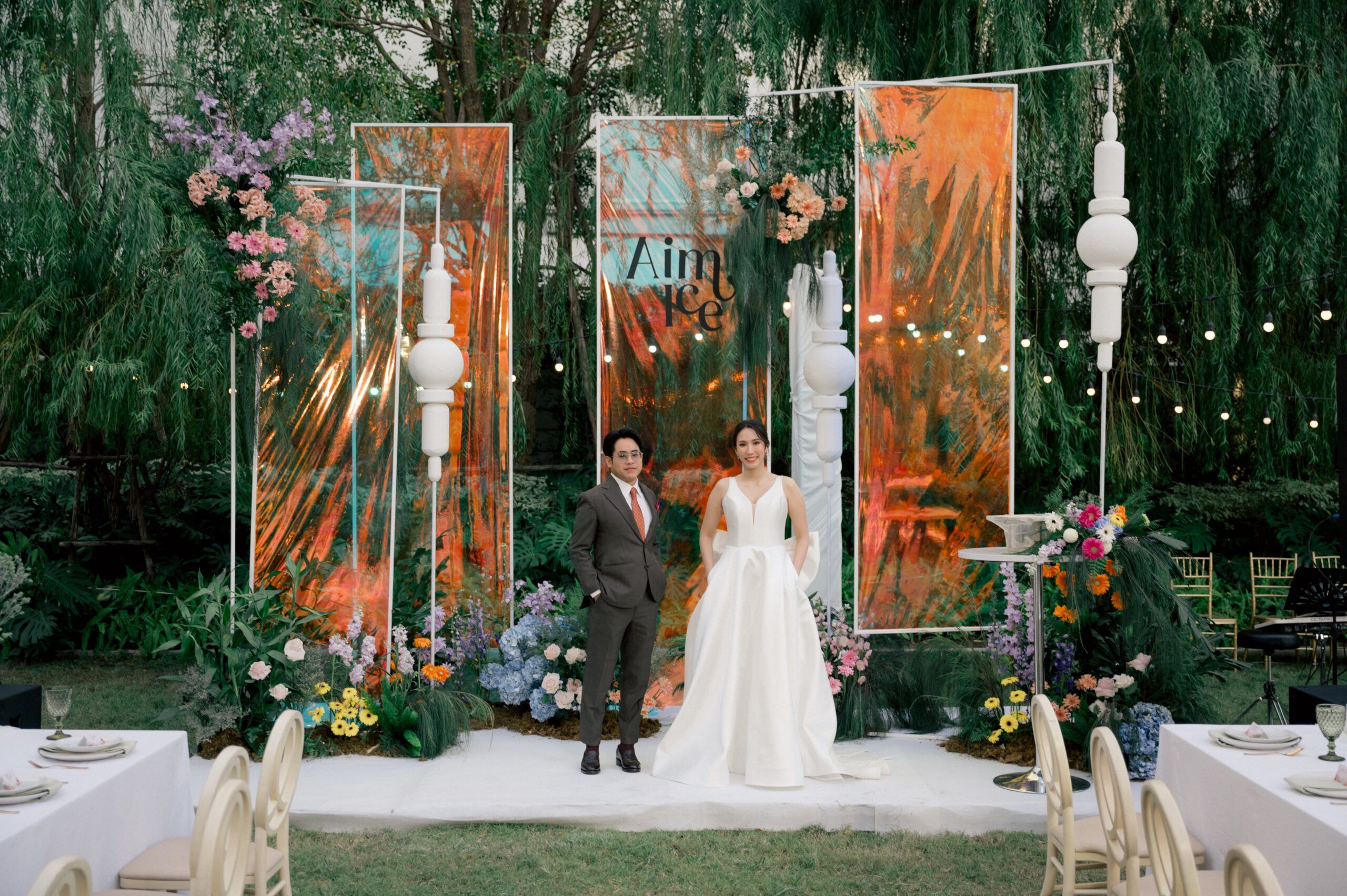 ธีมงานแต่งในสวนของพระอาทิตย์ตกดิน