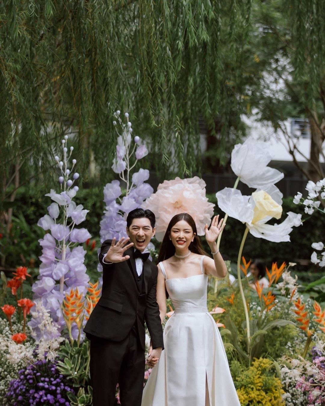 ธีมงานแต่งในสวนจากดอกไม้สดงานแต่ง