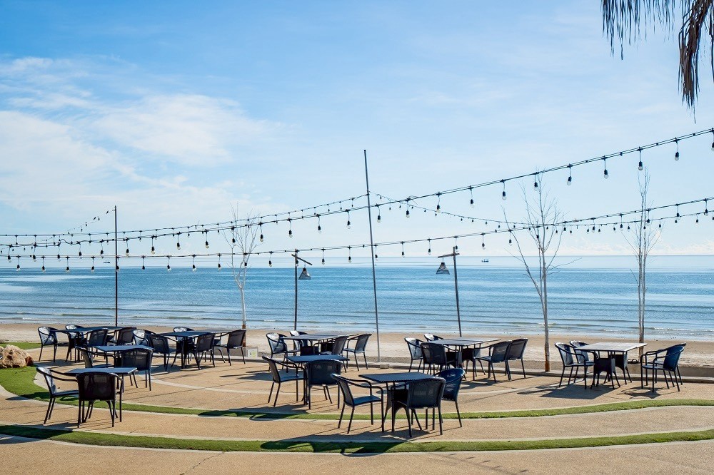 วรบุระ หัวหิน แต่งงานริมทะเล