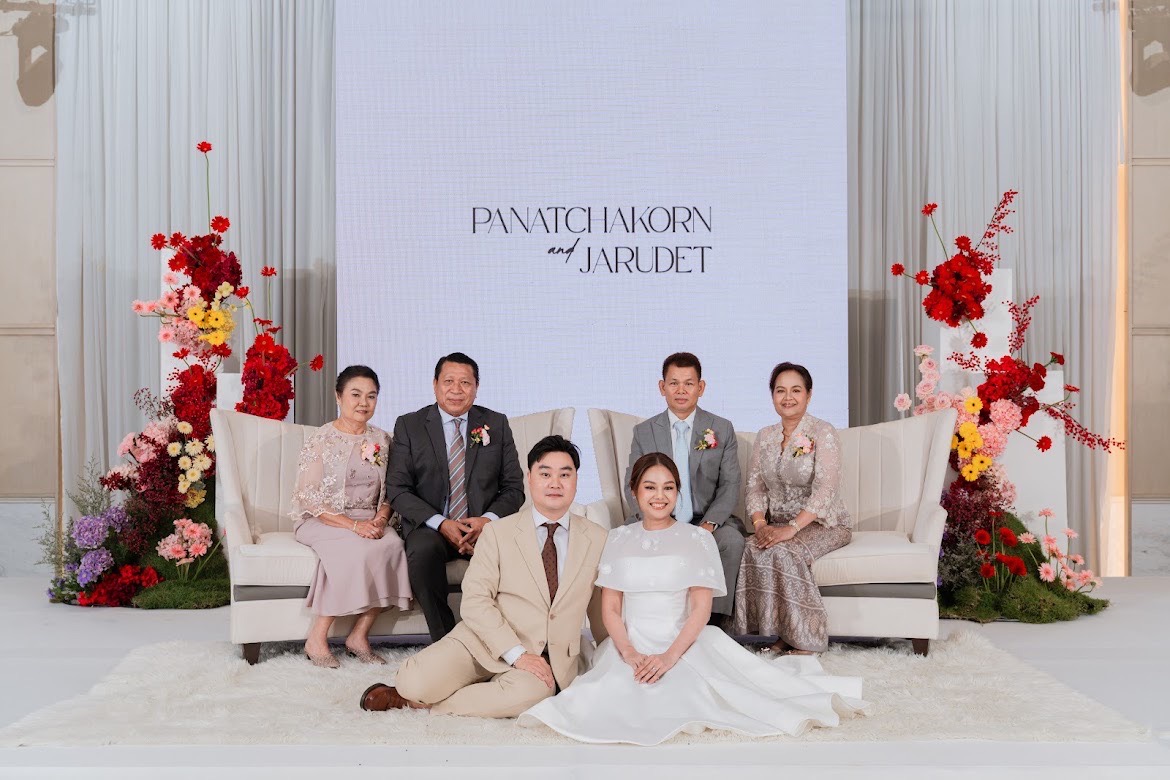 รูปภาพครอบครัวของคู่บ่าวสาว ณ U Sathorn Bangkok