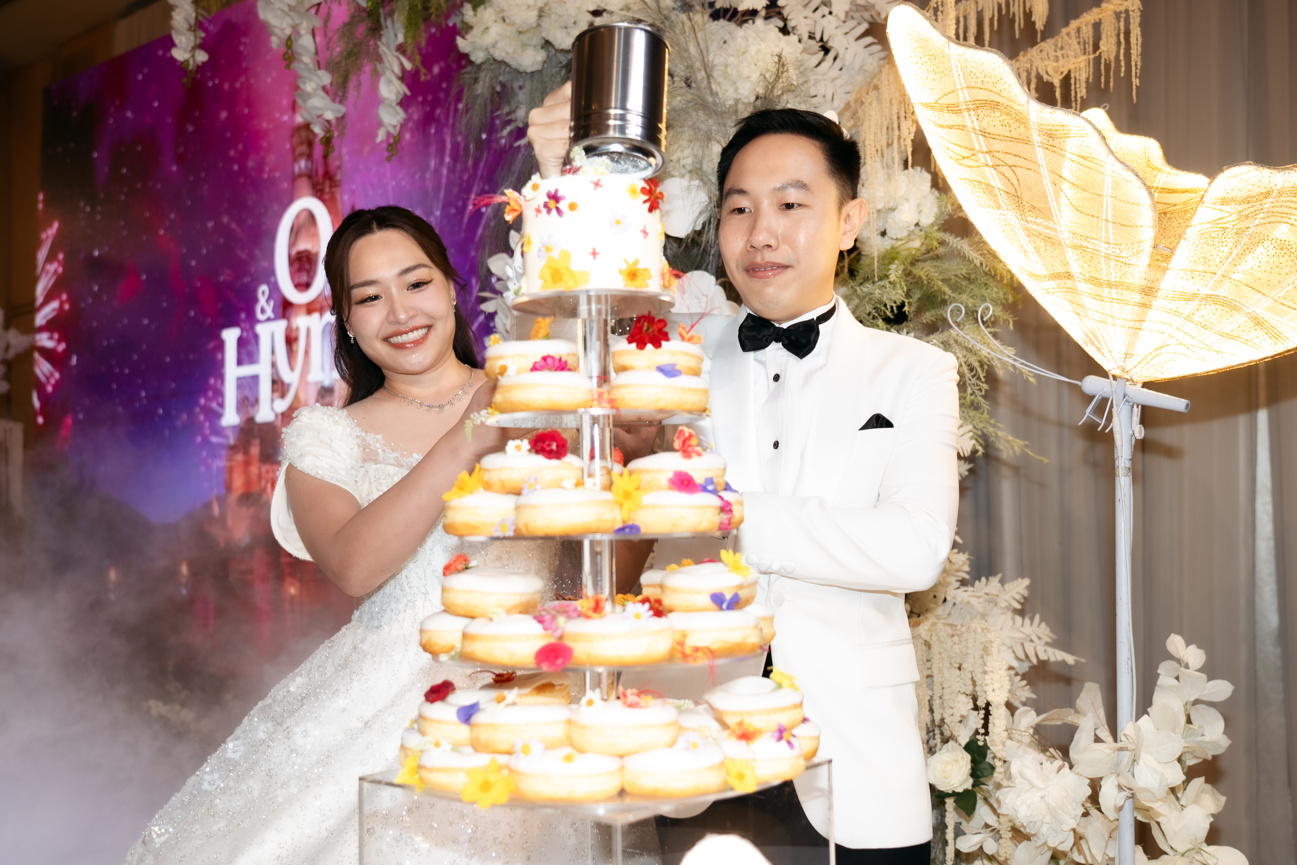 ตัดเค้กโดนัทบ่าวสาว U Sathorn Bangkok