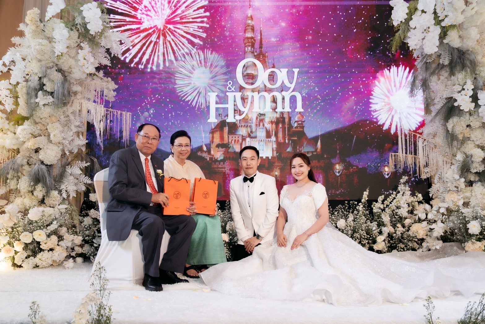 รีวิวแต่งพิธีมอบของขวัญญาติผู้ใหญ่