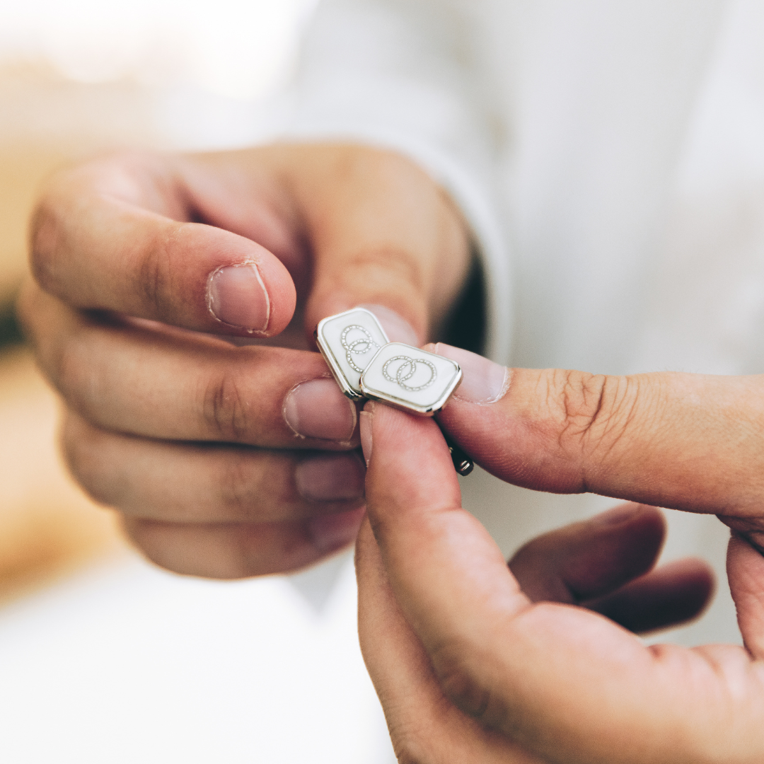 เครื่องประดับเจ้าบ่าวในลุคสุดเท่