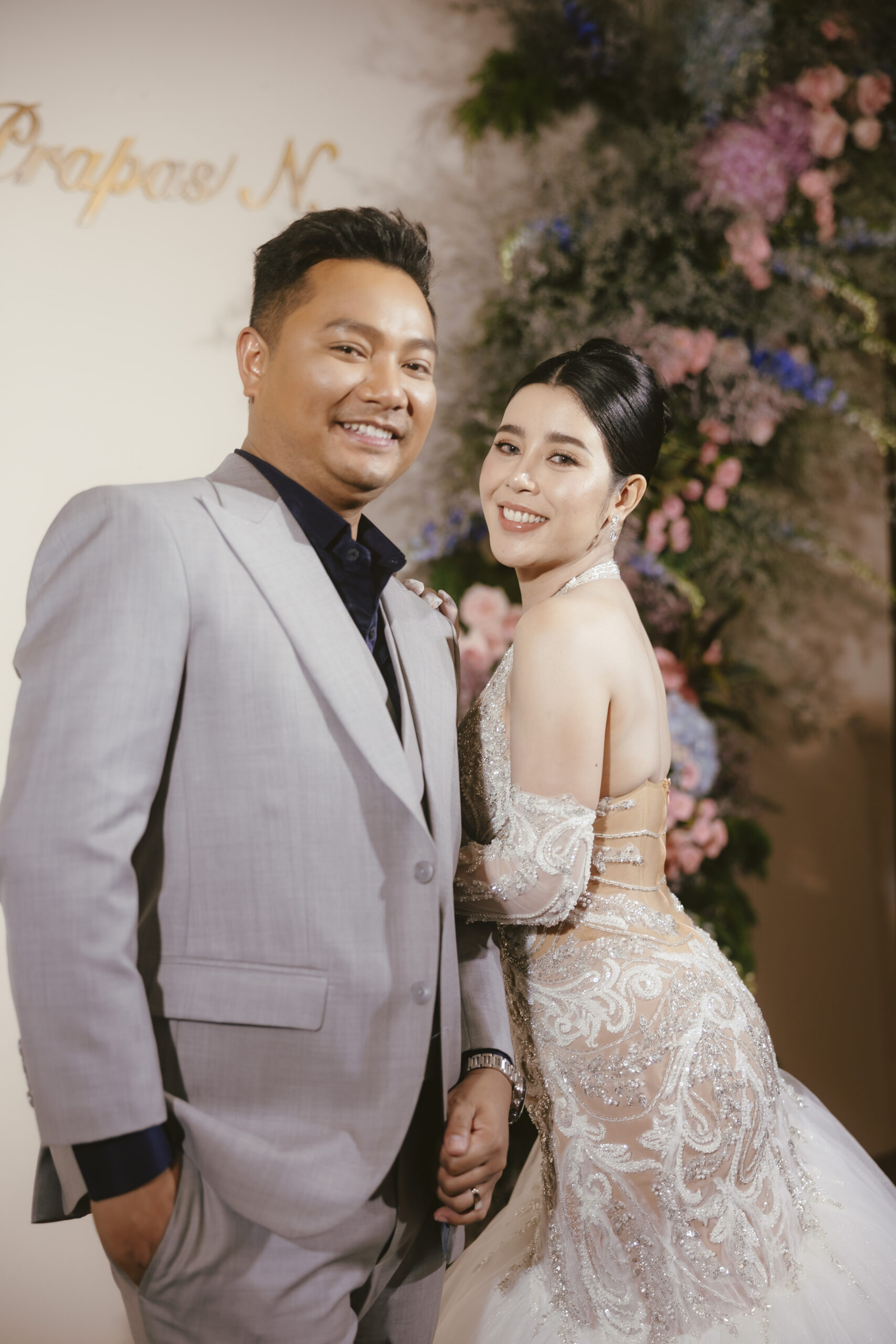 วันแห่งความสุขของคู่บ่าวสาว ณ โยนช่อดอกไม้บ่าวสาว ณ Avani Ratchada Bangkok