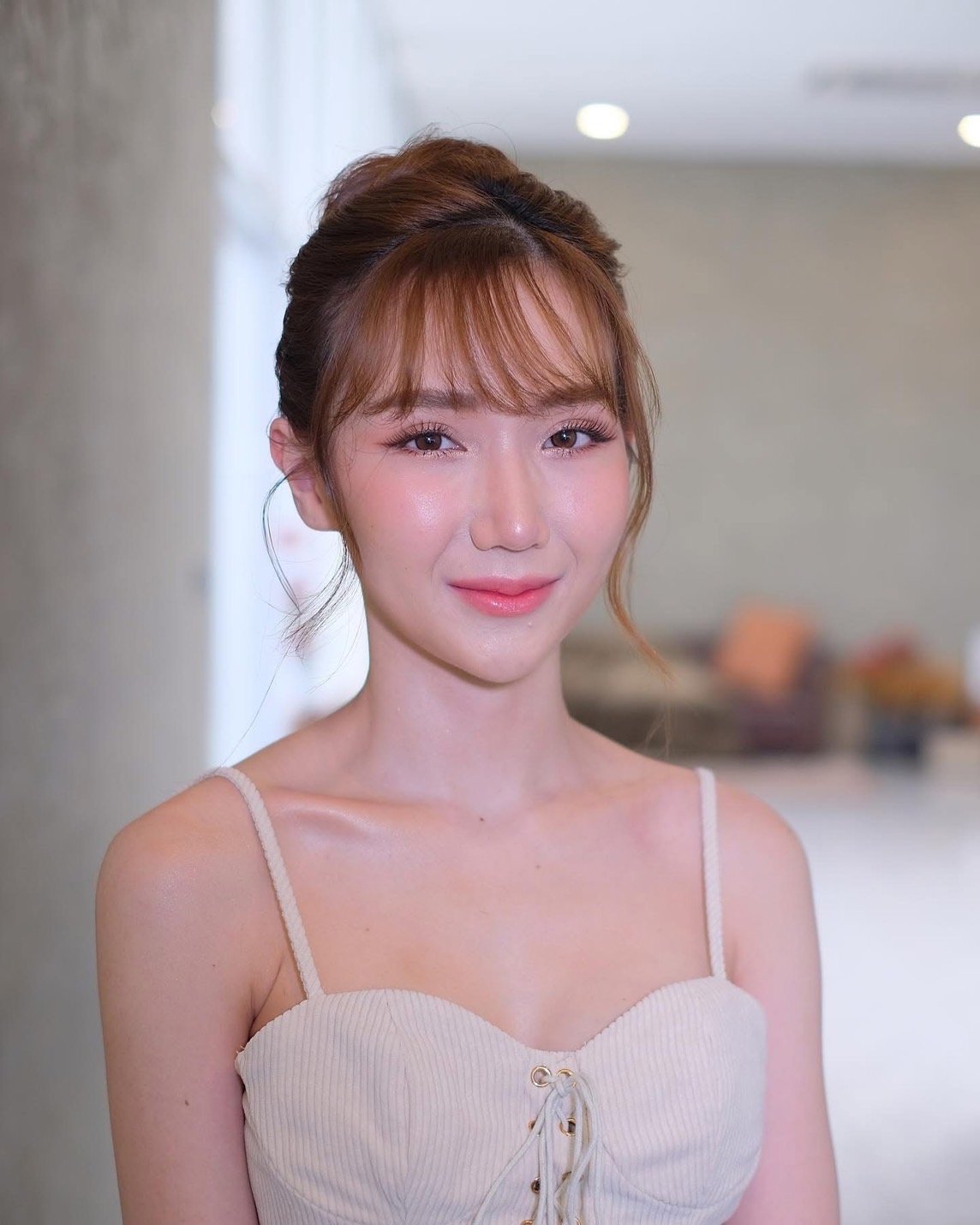 ทำผมไปงานแต่งหน้ากลมหน้าม้าซีทรู