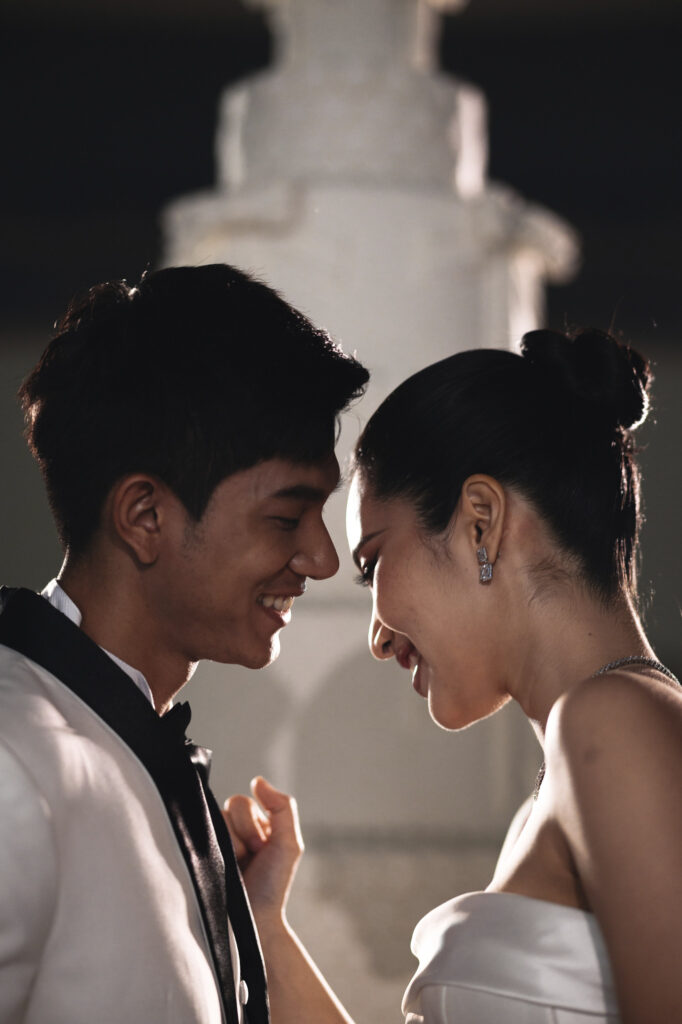 รอยยิ้มที่มีความสุขของคู่บ่าวสาว ณ Sheraton Grande Sukhumvit