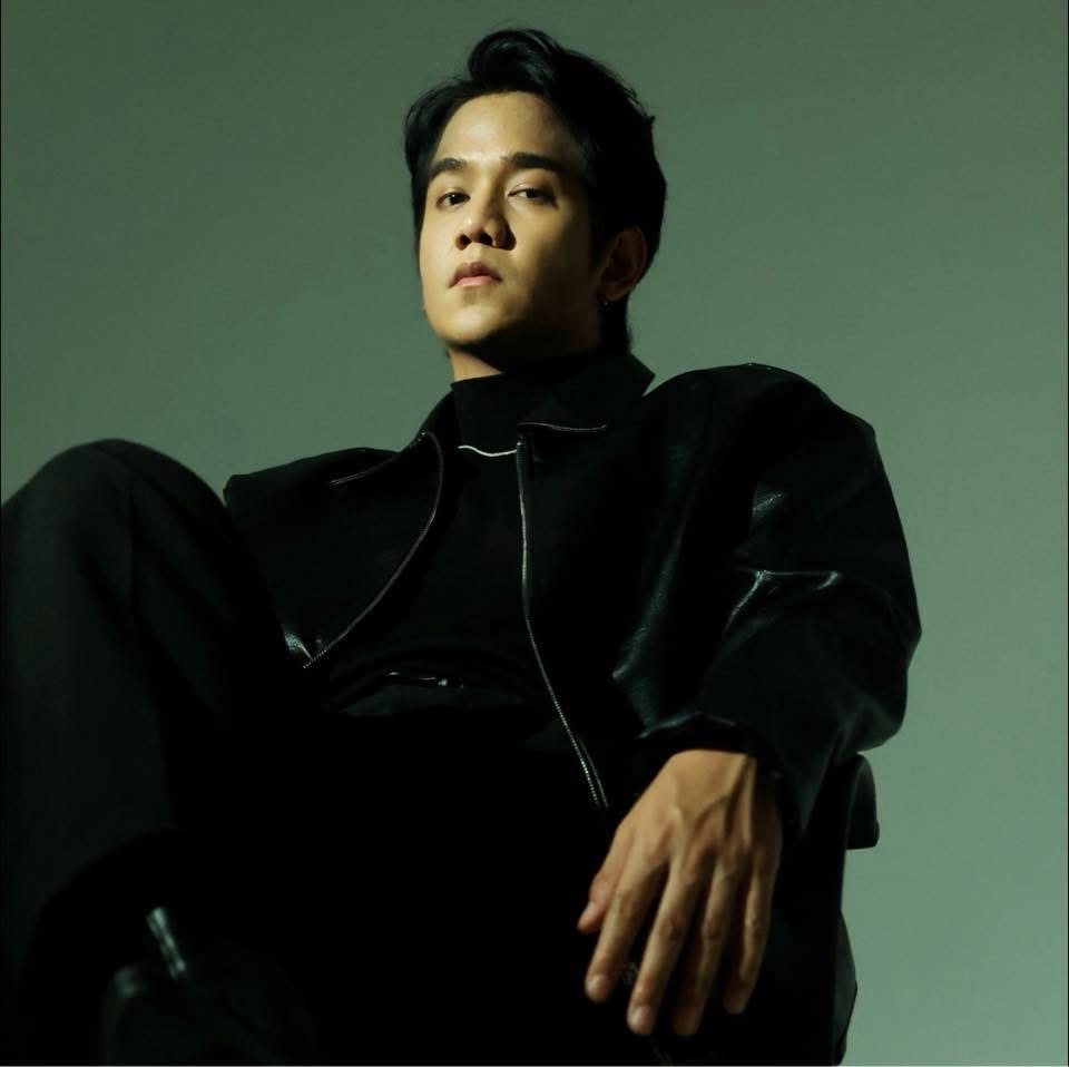 นักร้องงานแต่งที่เน้นการสร้างอารมณ์ลึกซึ้ง