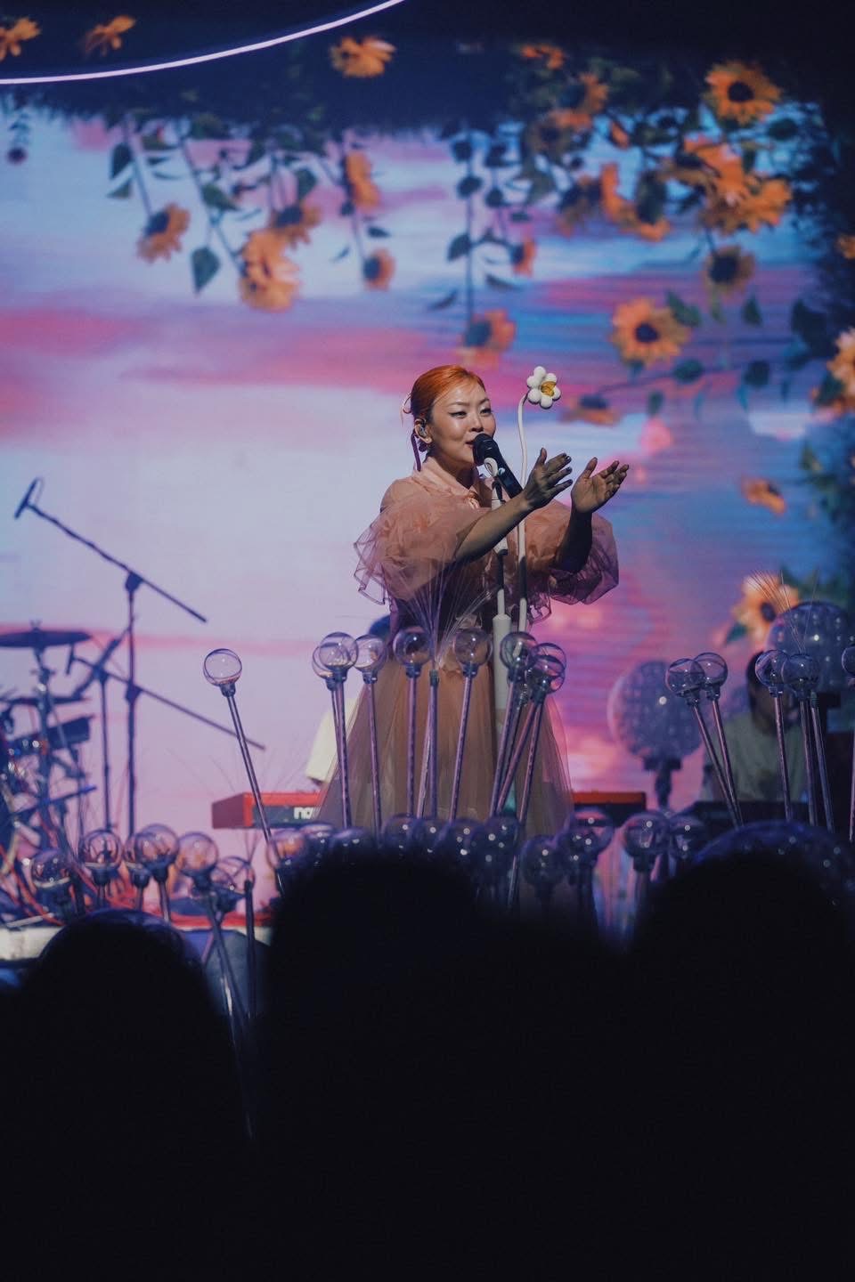 นักร้องานแต่งเสียงหวานใสและละมุ่นกินใจ