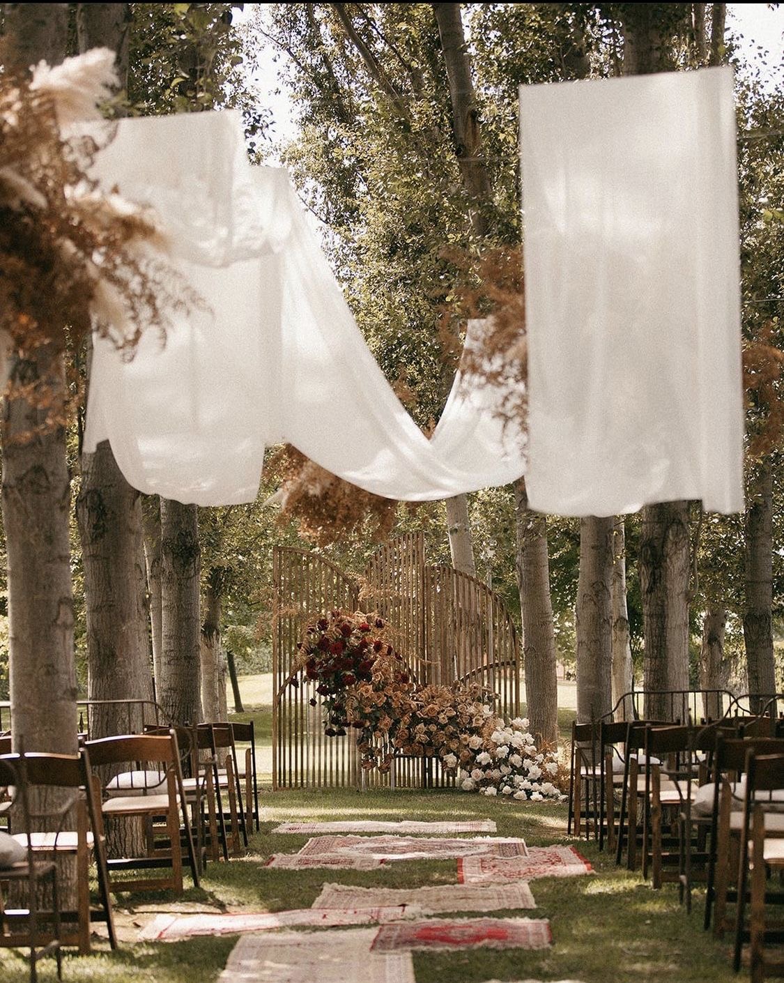 ตกแต่งเต็นท์งานแต่งสไตล์โบฮีเมียน