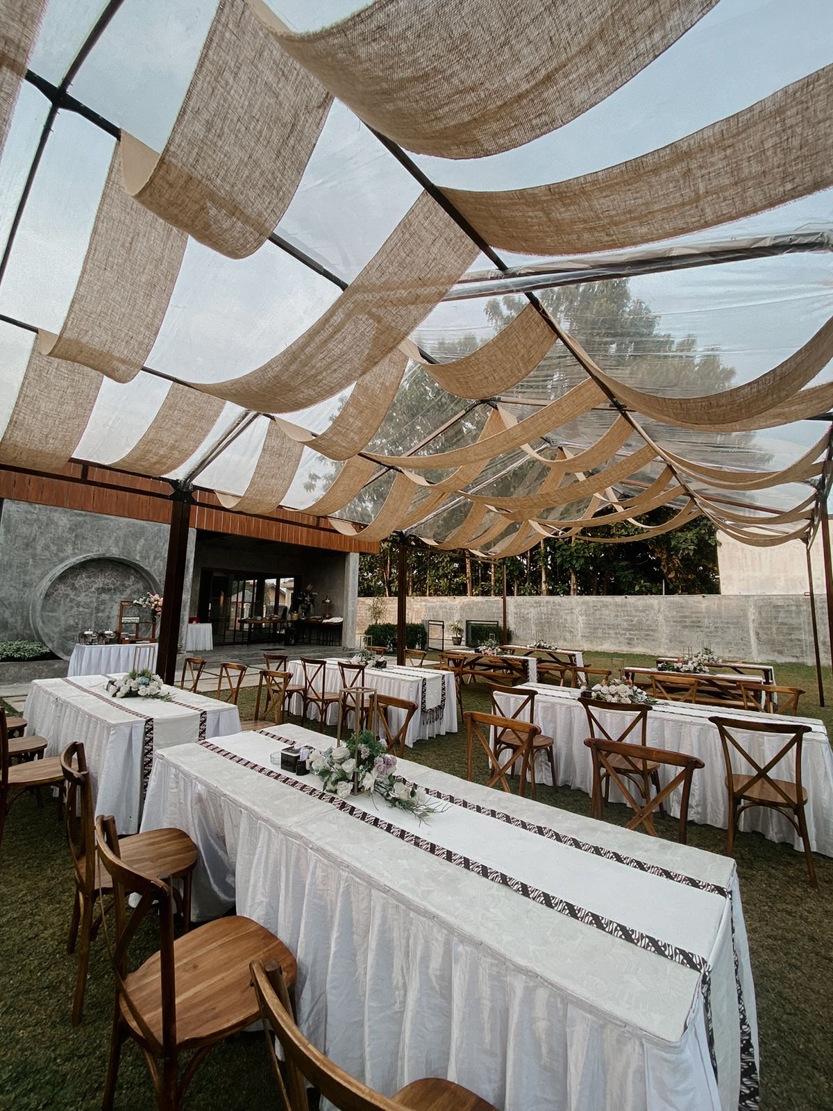 ตกแต่งเต็นท์งานแต่งแนวรัสติก