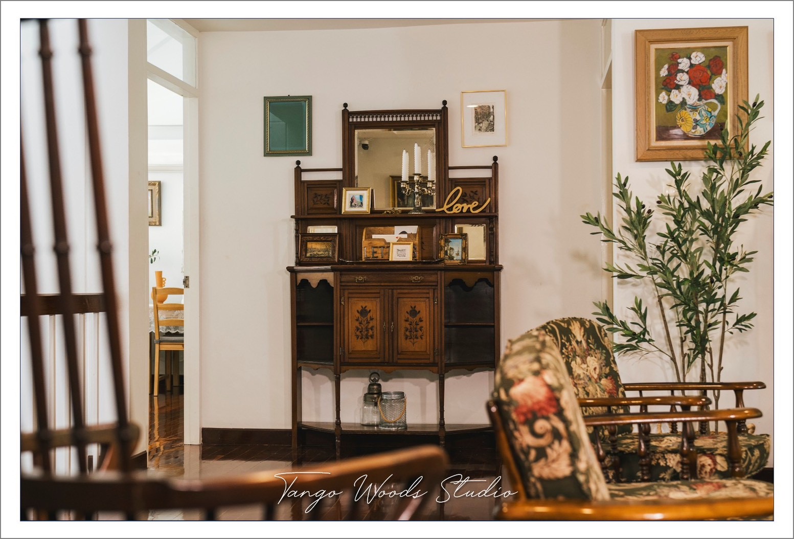 เฟอร์นิเจอร์วินเทจ Tango Woods Studio