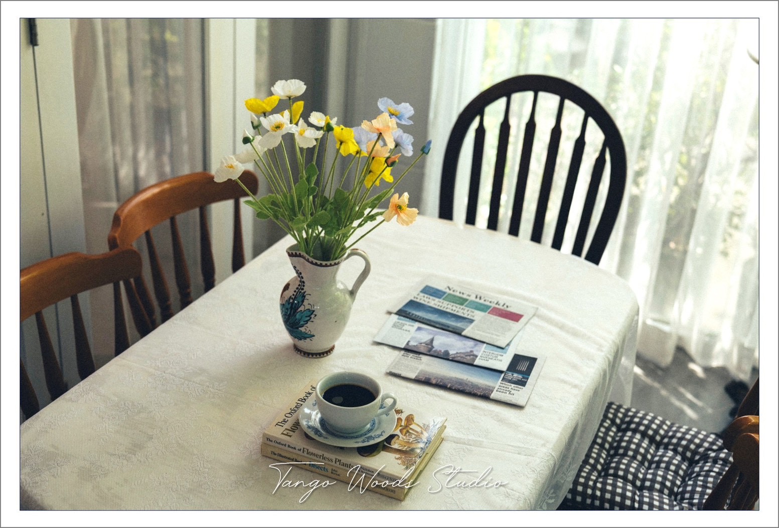 มุมสำหรับการพูดคุยในบรรยากาศสบาย ๆ Tango Woods Studio