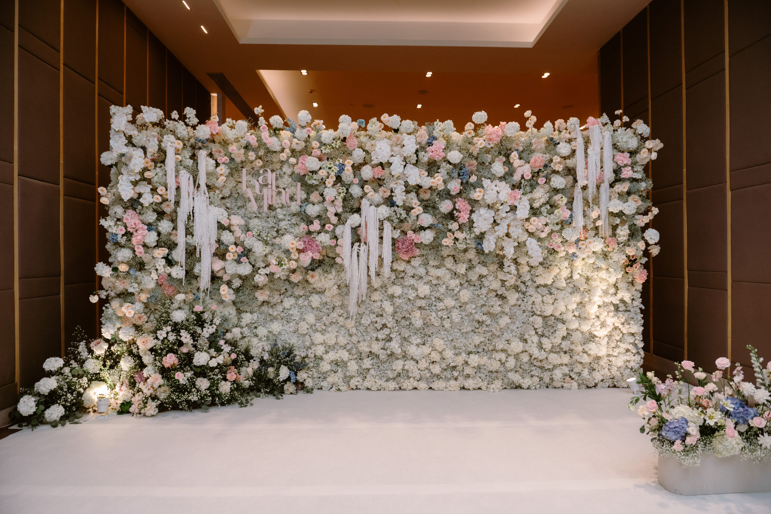 แบคดรอปงานแต่ง รีวิวแต่งงานที่คู่บ่าวสาวตั้งใจคัดสรรทุกอย่างด้วยตัวเอง ณ Anantara Riverside Bangkok Resort & Avani+ Riverside Bangkok Hotel