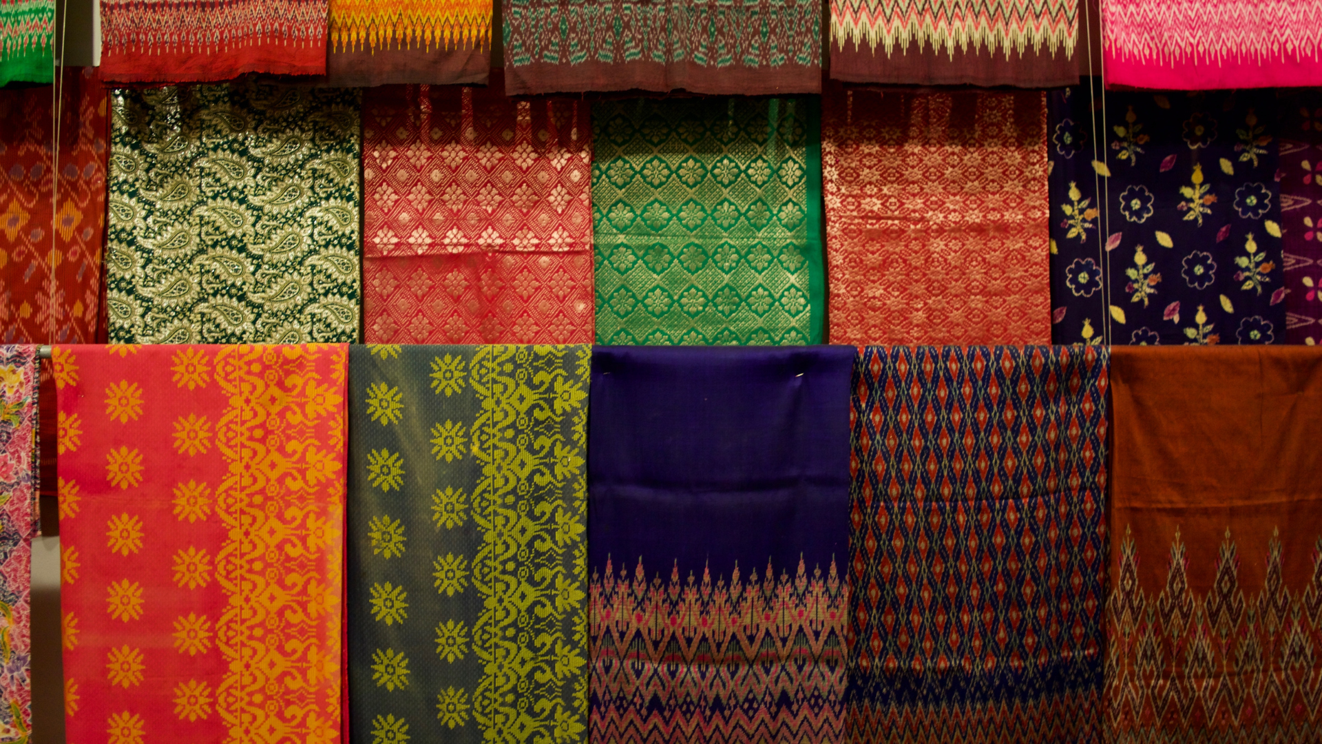 ของรับไหว้งานแต่งผ้าไหมหรือผ้าขาวม้า