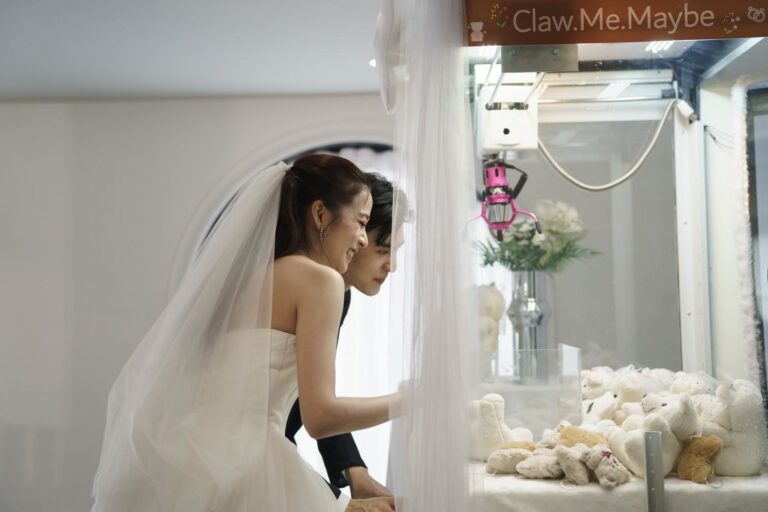 Claw Me Maybe