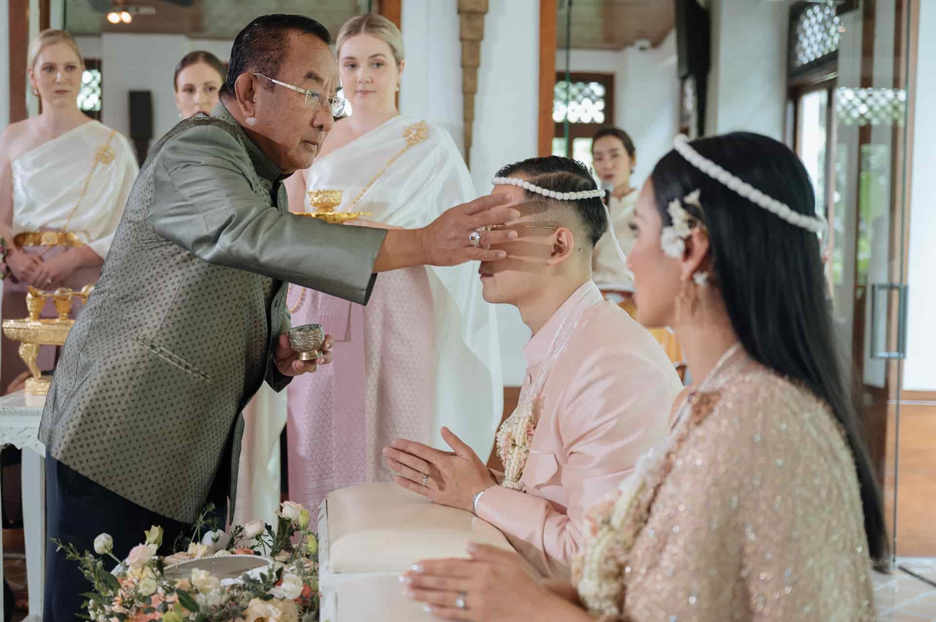 พิธีเจิมหน้าผาก แต่งงาน